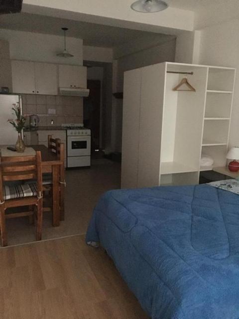 Acogedor Monoambiente Con Parking Apartment เนวเก็น ภายนอก รูปภาพ